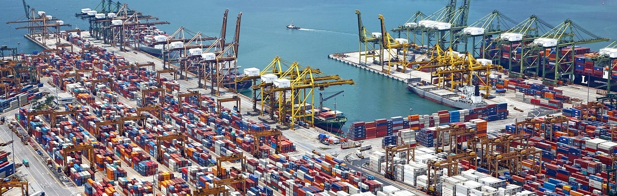 出荷先から納入先まで臨機応変な物流をご提供いたします。